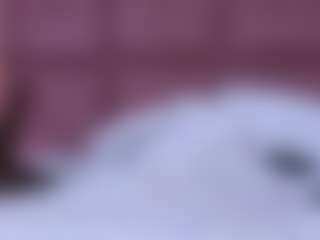 Live cam show with Lily Roxi - Lush on live18s.com