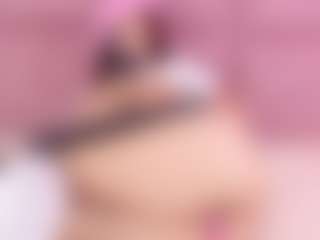 Live cam show with Lily Roxi - Fingering on Camsoda