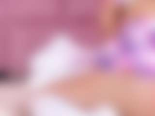 Live cam show with Lily Roxi - Spank on Camsoda