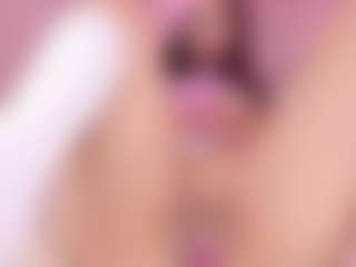 Live cam show with Lily Roxi - BBW Toys on Mixed Magazine Live
