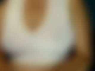 Live cam show with Sunny-Rayz - Thick on livesuperchat.net