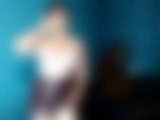 Live cam show with Sunny-Rayz - Oil on Mixed Magazine Live