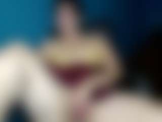Live cam show with Sunny-Rayz - Fetish MILF on https://playwithruby.com