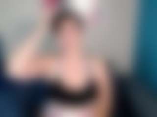 Live cam show with Sunny-Rayz - Hairy Pussy on Latina Girls