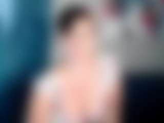 Live cam show with Sunny-Rayz - Spank Red Hair on CamwithHer
