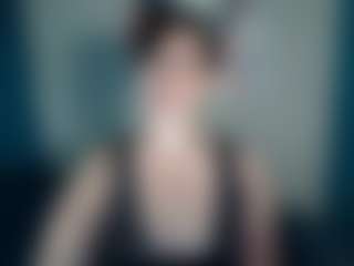 Live cam show with Sunny-Rayz - Red Hair MILF on 1on1-livenow