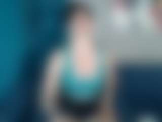 Spettacolo in cam dal vivo con Sunny-Rayz - Role Play MILF su Camsoda