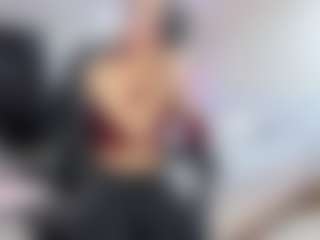 Live cam show with charolbruce - Average on sexylive.show