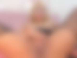 CataleyaBianchi's Live Sex Cam Show
