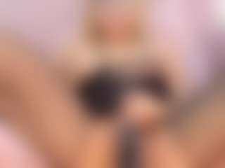CataleyaBianchi's Live Sex Cam Show