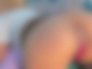 Live cam show with CataleyaBianchi - Petite on Dare Cams