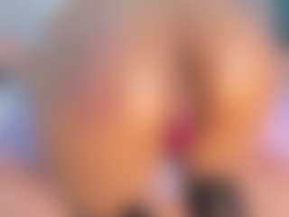 CataleyaBianchi's Live Sex Cam Show
