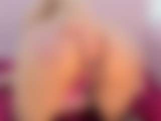 CataleyaBianchi's Live Sex Cam Show