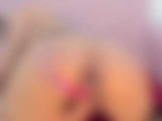 CataleyaBianchi's Live Sex Cam Show