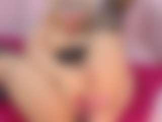 CataleyaBianchi's Live Sex Cam Show