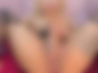 CataleyaBianchi's Live Sex Cam Show