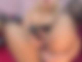 CataleyaBianchi's Live Sex Cam Show