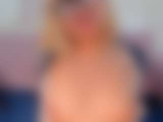 CataleyaBianchi's Live Sex Cam Show