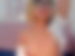 CataleyaBianchi's Live Sex Cam Show