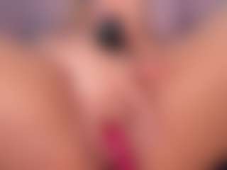 CataleyaBianchi's Live Sex Cam Show