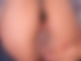 CataleyaBianchi's Live Sex Cam Show