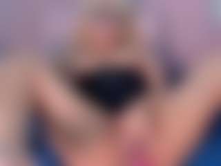 CataleyaBianchi's Live Sex Cam Show