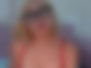 CataleyaBianchi's Live Sex Cam Show