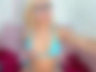 CataleyaBianchi's Live Sex Cam Show