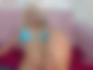 Live cam show with CataleyaBianchi - Oil on Lustler