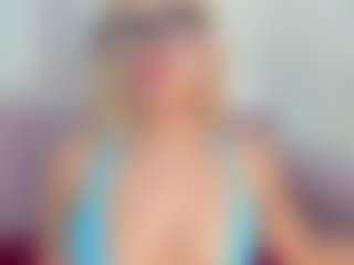 CataleyaBianchi's Live Sex Cam Show