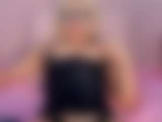 Live cam show with CataleyaBianchi - Spank on Camsoda