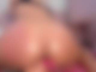 CataleyaBianchi's Live Sex Cam Show
