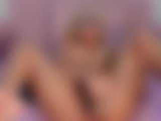 Live cam show with CataleyaBianchi - Barelylegal on Camsoda