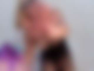 CataleyaBianchi's Live Sex Cam Show