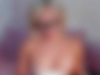 CataleyaBianchi's Live Sex Cam Show
