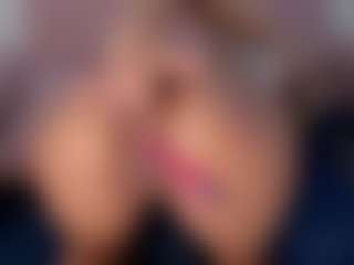 CataleyaBianchi's Live Sex Cam Show