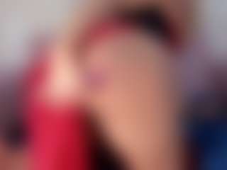 Live cam show with CataleyaBianchi - Barelylegal on Uber Horny