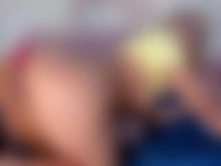 Live cam show with CataleyaBianchi - Spank on StripNow