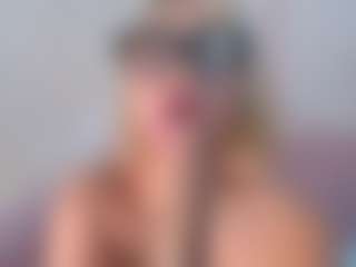 CataleyaBianchi's Live Sex Cam Show