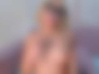 CataleyaBianchi's Live Sex Cam Show