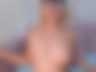 CataleyaBianchi's Live Sex Cam Show