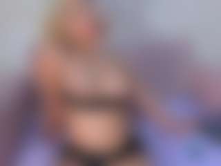 Live cam show with CataleyaBianchi - Full Nudity on TottyGirls