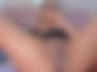Live cam show with CataleyaBianchi - Bedroom on UwU Esports