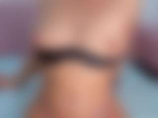 Live cam show with CataleyaBianchi - Sweet on Camsoda