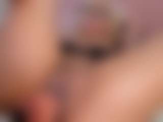 CataleyaBianchi's Live Sex Cam Show