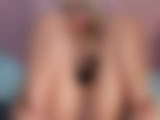 CataleyaBianchi's Live Sex Cam Show