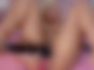 CataleyaBianchi's Live Sex Cam Show