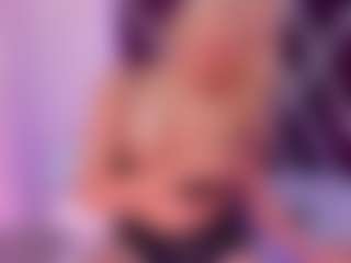 CataleyaBianchi's Live Sex Cam Show