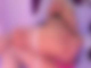 Live cam show with CataleyaBianchi - Fingering on Camsoda