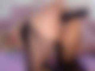 CataleyaBianchi's Live Sex Cam Show